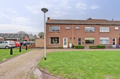 Woning Van Vollenhovenstraat 8 Piershil
