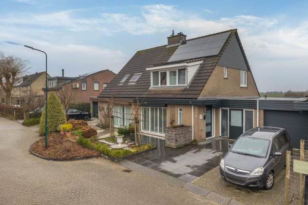 Woning Ridder Arnoud van Amstelstraat 18 Polsbroek