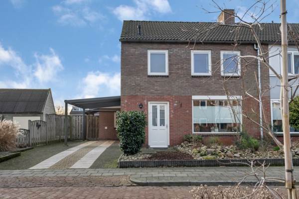 Woning Margrietstraat 1 Nijverdal