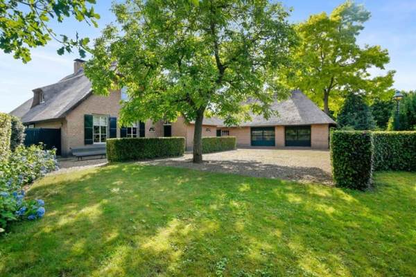 Woning Middenweg 2 Haren (NB)