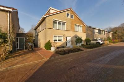 Woning Jhr. Barnaartlaan 5 Bergen (NH)