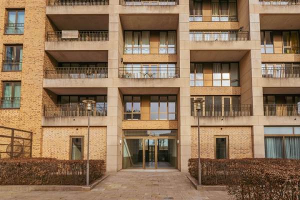 Woning Titus van Rijnstraat 272 Amsterdam