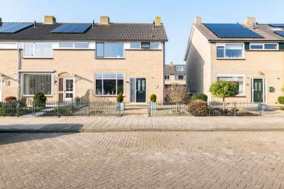 Woning Joost van den Vondellaan 11 Hellevoetsluis