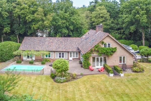 Woning Sparrenlaan 1 Huizen