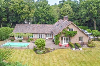 Woning Sparrenlaan 1 Huizen