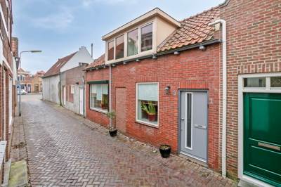Woning Oudestraat 1 Sint-Maartensdijk