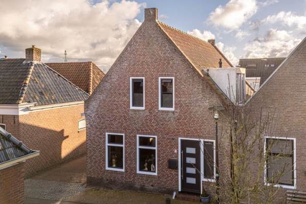 Woning Tsjerkestrjitte 8 Eanjum