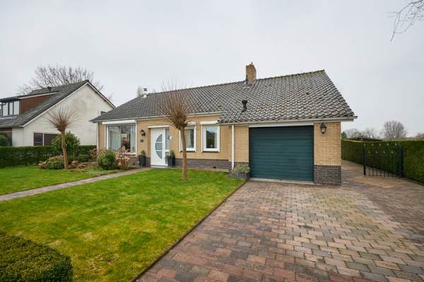 Woning Pastoor J.A.M. van den Muijsenbergstraat 4 Hoofdplaat