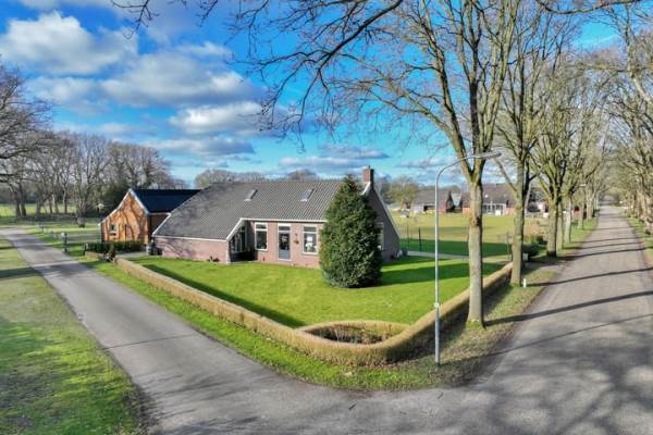 Woning Veenweg 13 Vries