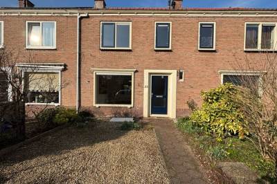 Woning Burg. Burgerstraat 23 Warmenhuizen