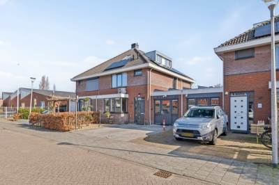 Woning Margrietplantsoen 2 Halfweg