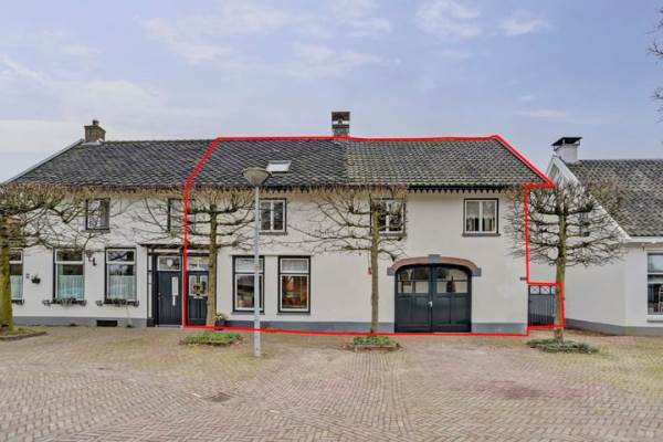 Woning Plein 10 Zoelmond