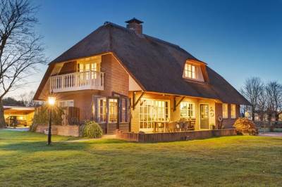 Woning Zwembadlaantje 1 Lemelerveld