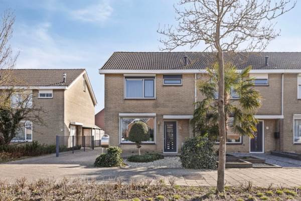 Woning Roofvogelstraat 15 Heinkenszand