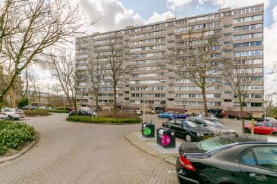Woning Adama van Scheltemaplein 46 Delft
