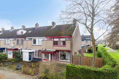 Woning Burg Henrylaan 60 Numansdorp