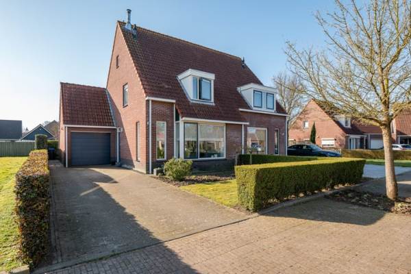 Woning Donkershoekstraat 18 Hoedekenskerke