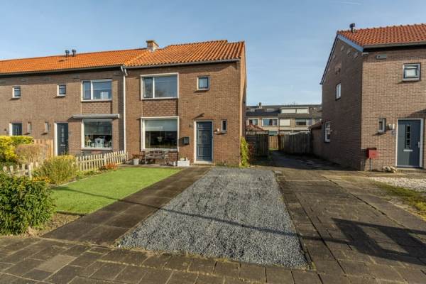 Woning Burg G de Katerstraat 44 Maasdam
