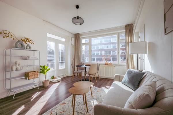 Woning Linnaeusstraat 1051 Amsterdam