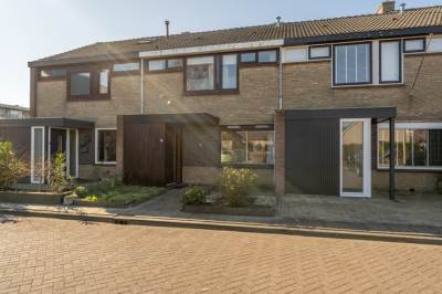 Woning Larixplantsoen 27 Oud-Beijerland