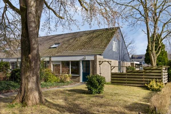 Woning Esdoornlaan 4 Bovensmilde
