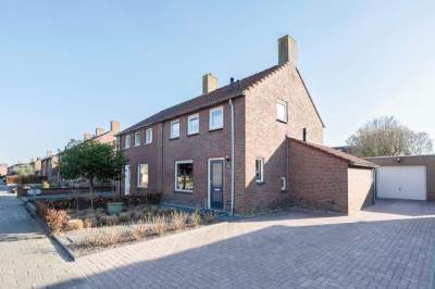 Woning Julianastraat 32 Hoeven