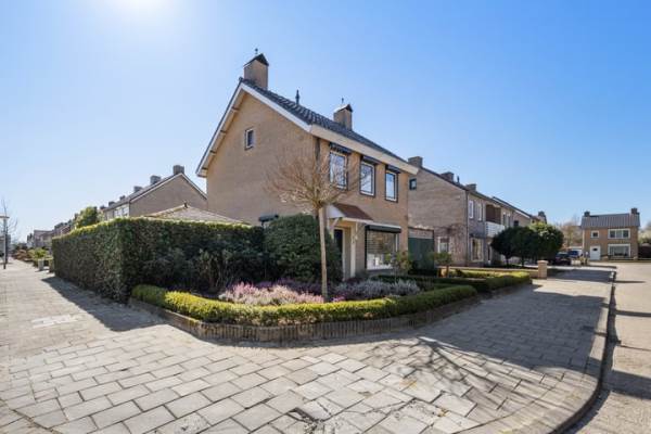 Woning Van Maerlantlaan 28 Roosendaal