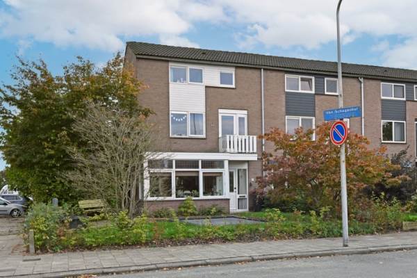 Woning van Schagenhof 36 Ter Aar
