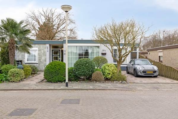 Woning Johann Strauszstraat 37 Halsteren