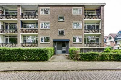 Woning Jhr. Van Karnebeekweg 8 Ridderkerk