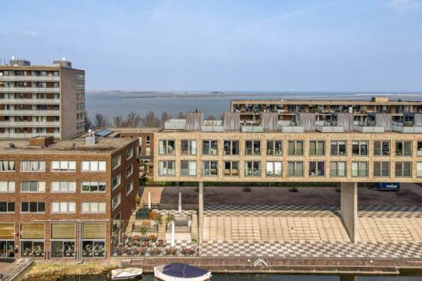 Woning Bert Haanstrahof 24 Amsterdam