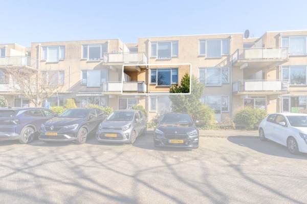 Woning Ambachtsweg 124 Huizen