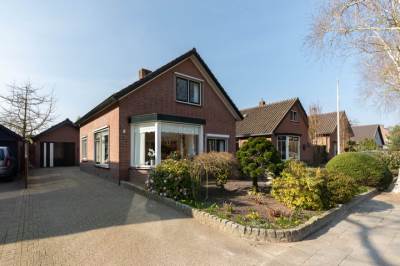 Woning Versteeglaan 15 Barneveld