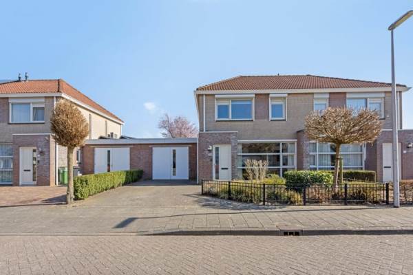 Woning De Maashoven 12 Nieuwkuijk
