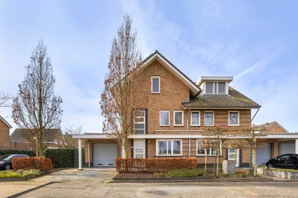Woning Archeologenweide 5 Hellevoetsluis