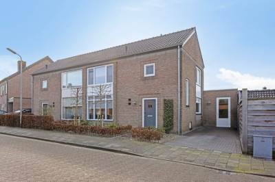 Woning Kapelaan L. de Nijsstraat 11 Rijsbergen