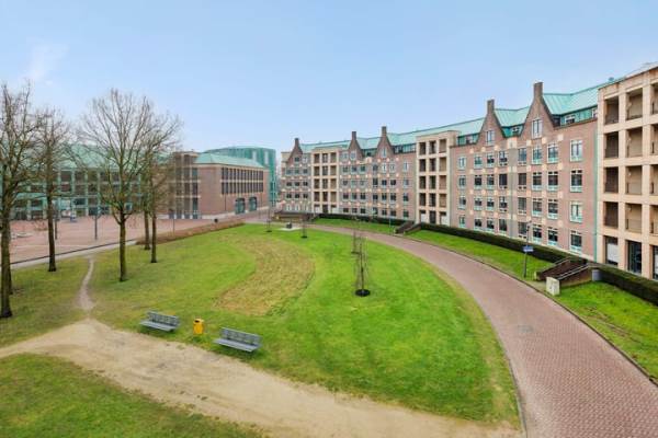 Woning Frans Joseph van Thielpark 142 Helmond