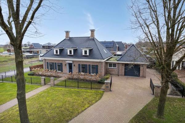 Woning J. Abelnstraat 6 Emmer-Compascuum