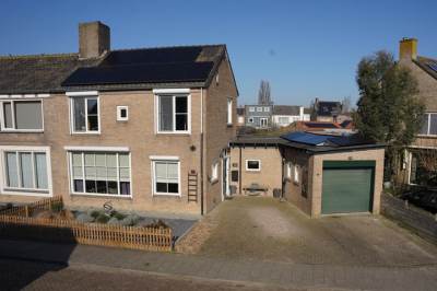 Woning Mr. J.E. Risseeuwstraat 27 Oostburg