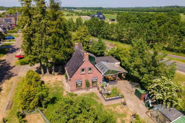 Woning Hegewâl 2 De Falom