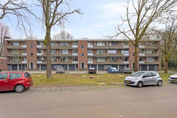 Woning Azuurweg 148 Tilburg