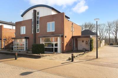 Woning Toon Hermansplein 27 Waalwijk