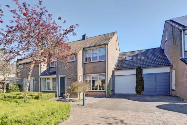 Woning P.C. Boutensstraat 8 Raamsdonksveer