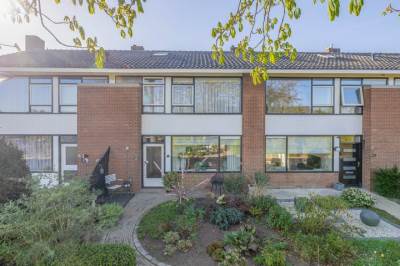Woning Essenlaan 21 Middelharnis