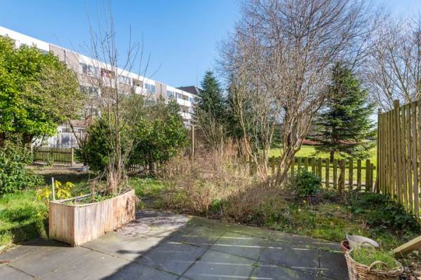 Woning Rhenenhof 8 Amsterdam