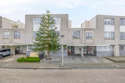 Woning Marga Klompéstraat 39 Spijkenisse
