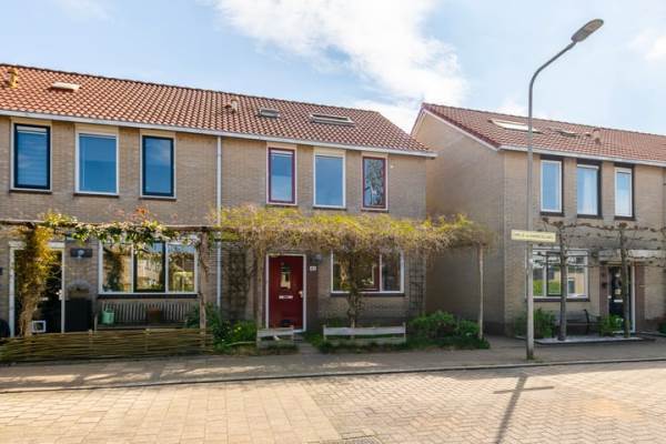 Woning Dirkje van Barneveldweg 42 Austerlitz