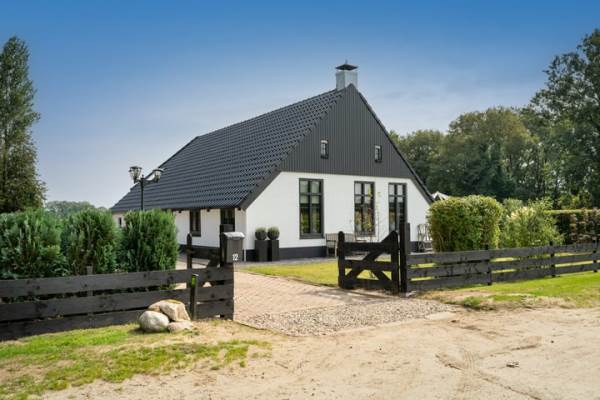Woning Oevermansweg 12 Emmen