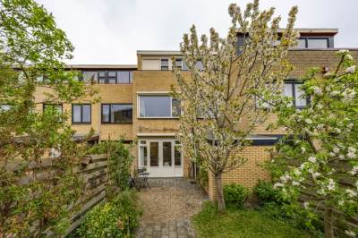 Woning Aart van der Leeuwlaan 23 Groningen