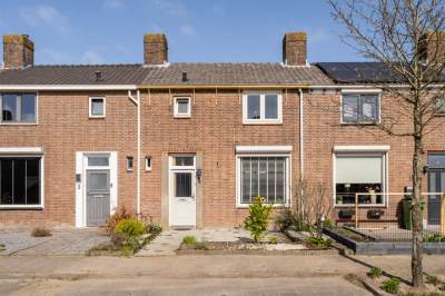 Woning Koningin Julianastraat 5 Sint-Maartensdijk